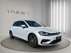 Volkswagen Golf - 1.5 TSI Highline Business R Pano | Stoel/Stuur verwarming | Led | Massage | 17"| Digitaal