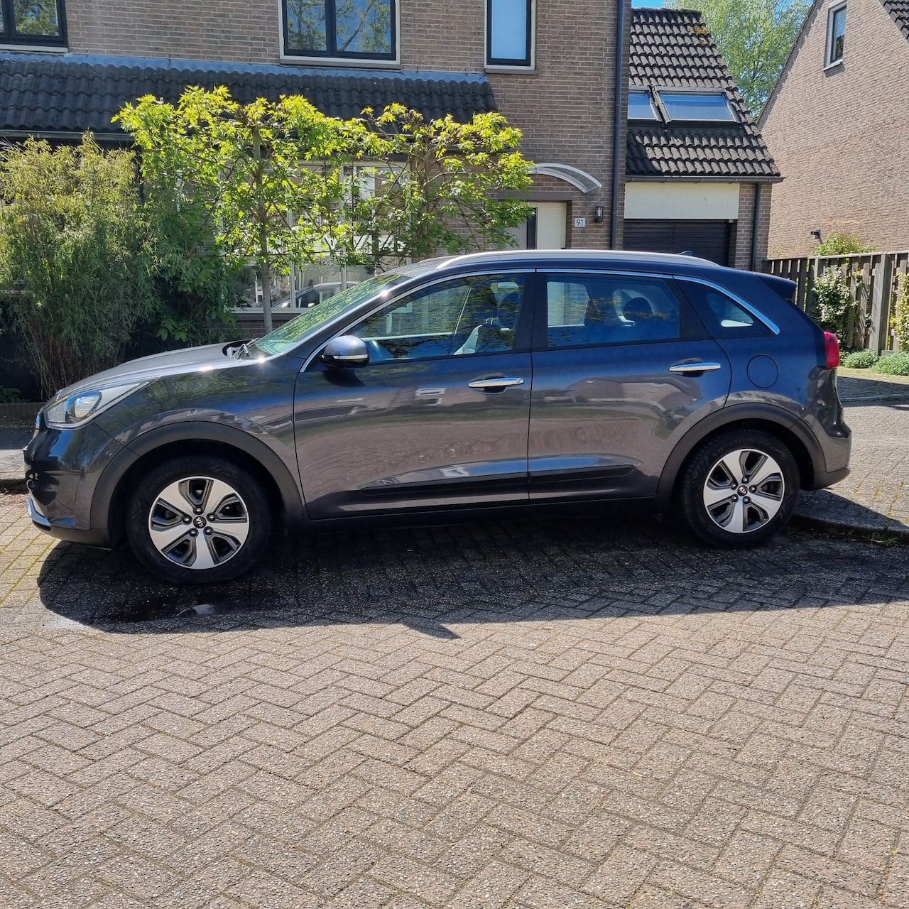 Kia Niro - 1.6 GDi Hybrid DynamicLine NL auto, 1:22 verbruik, TREKHAAK 1300kg - AutoWereld.nl