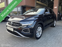 Volkswagen T-Roc - 1.5 TSI Life Edition ACC*LED*PDC*CARPLAY