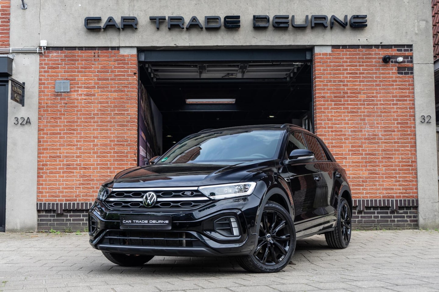 Volkswagen T-Roc - 1.5 TSI R-Line Pano / IQ / Camera - AutoWereld.nl