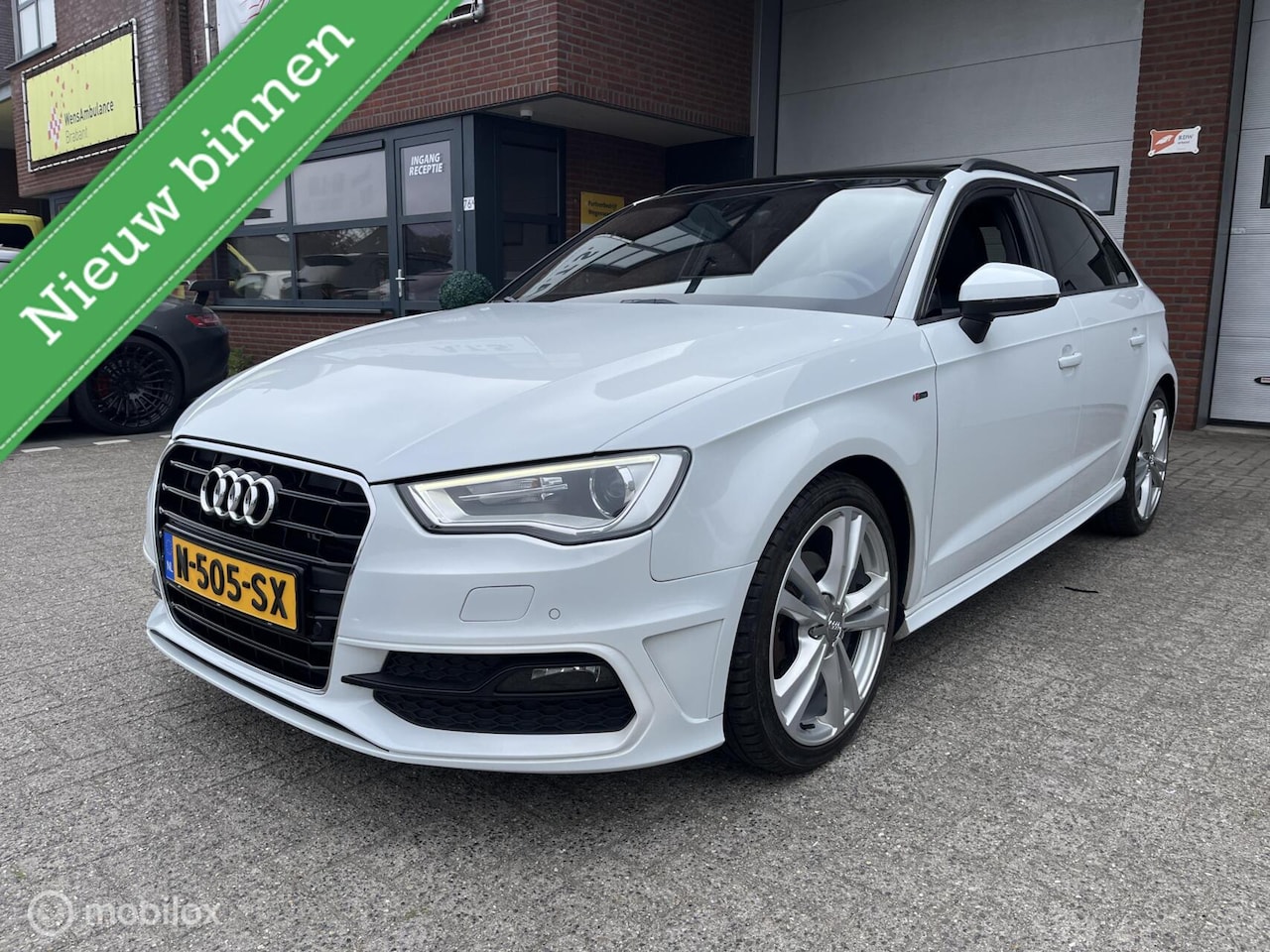 Audi A3 Sportback - 1.6 TDI S-LINE*PANO-DAK*CAMERA*CRUISE* - AutoWereld.nl