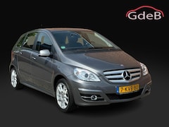 Mercedes-Benz B-klasse - B200 Automaat / Panoramadak / Trekhaak