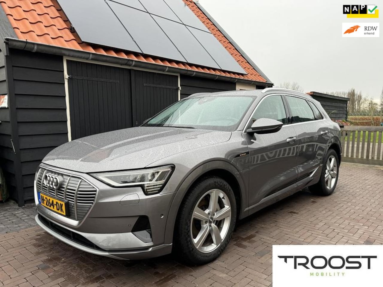 Audi e-tron - E-tron 50 quattro Launch edition plus 71 kWh |Pano| Apple Carplay |Trekhaak afn | Set Wint - AutoWereld.nl