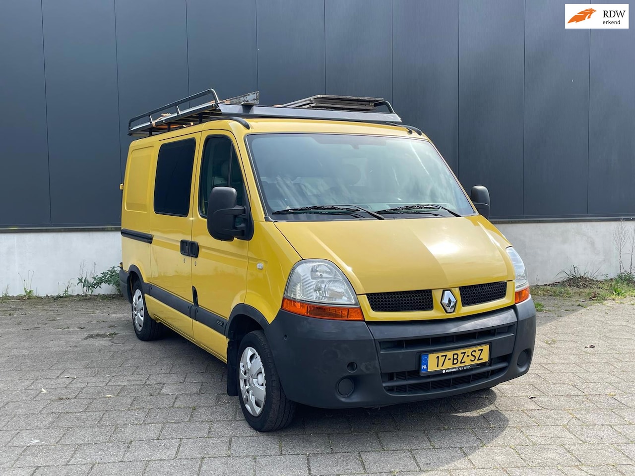 Renault Master - T28 2.5dCi L1H1 airco,cruise control,162500 KM!! - AutoWereld.nl