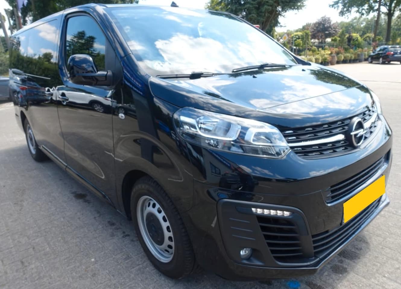 Opel Vivaro Combi - 2.0 CDTI L2H1 9-persoonsbus - AutoWereld.nl