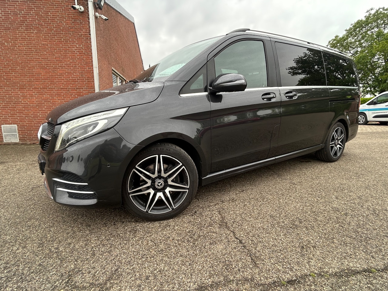 Mercedes-Benz V-klasse - 300d Lang DC Avantgarde Edition AMG line - AutoWereld.nl