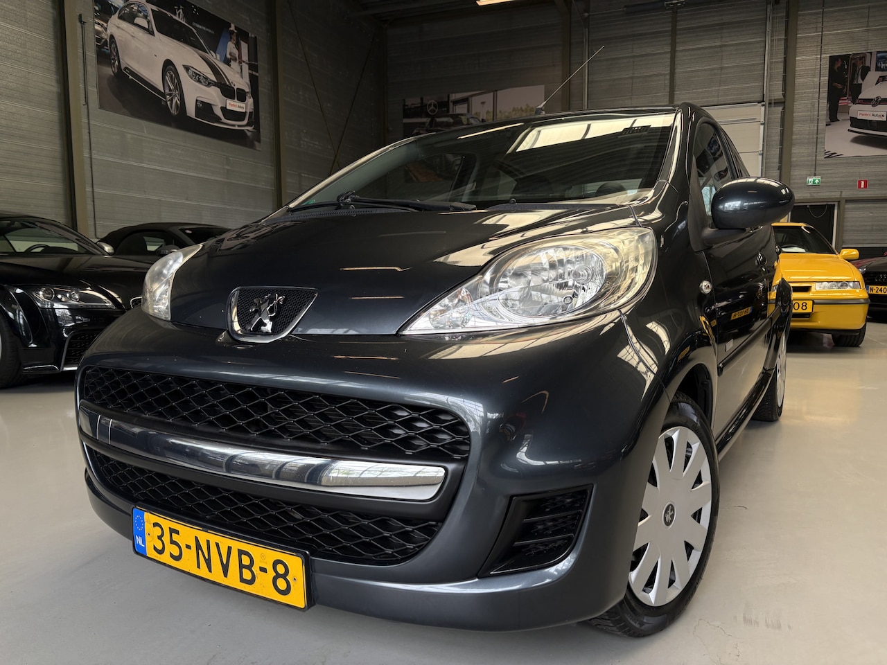 Peugeot 107 - 1.0-12V Millesim 200 Automaat, Airco, 5drs, NAP - AutoWereld.nl