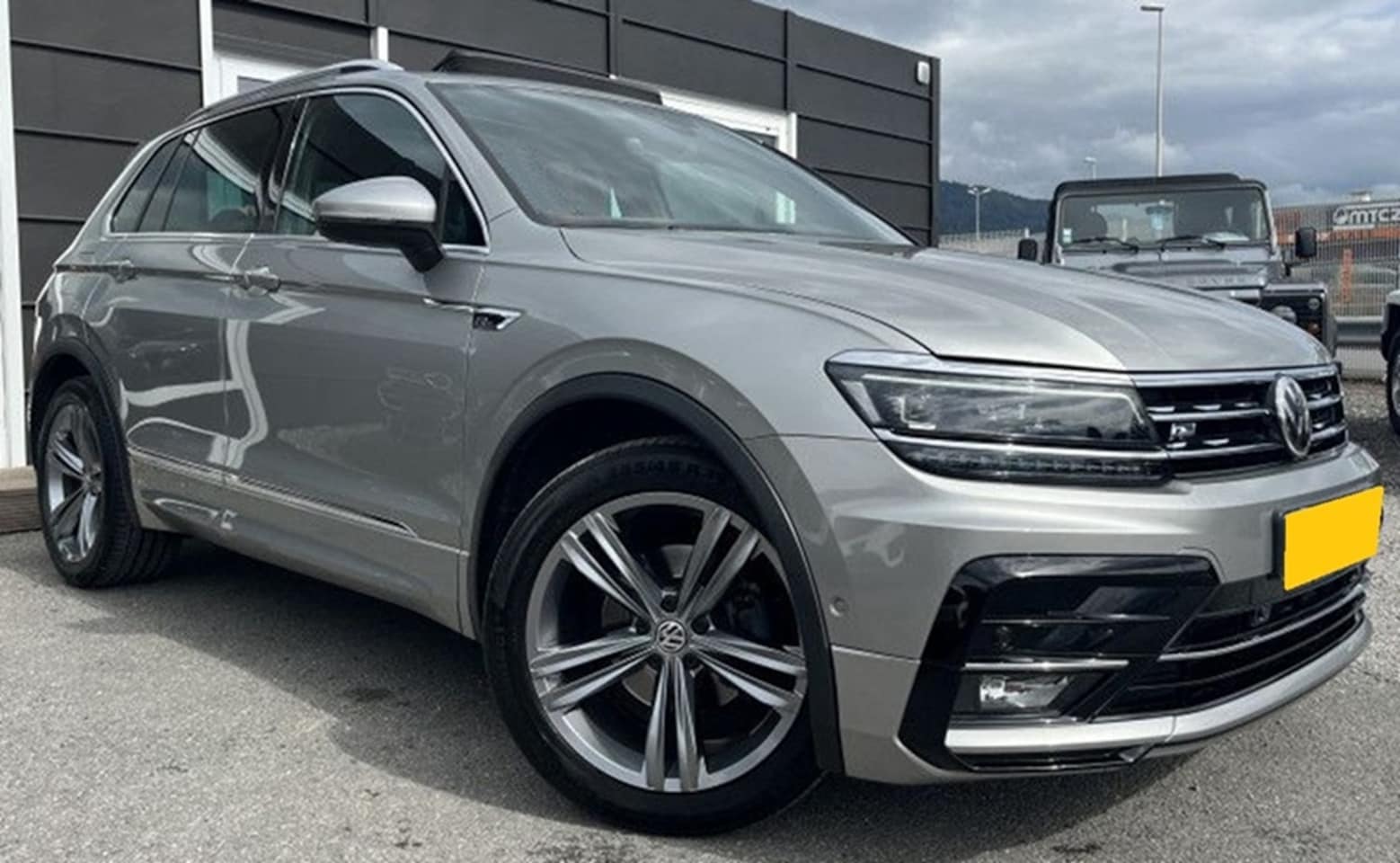 Volkswagen Tiguan - 1.5 TSI ACT Highline Business R - AutoWereld.nl