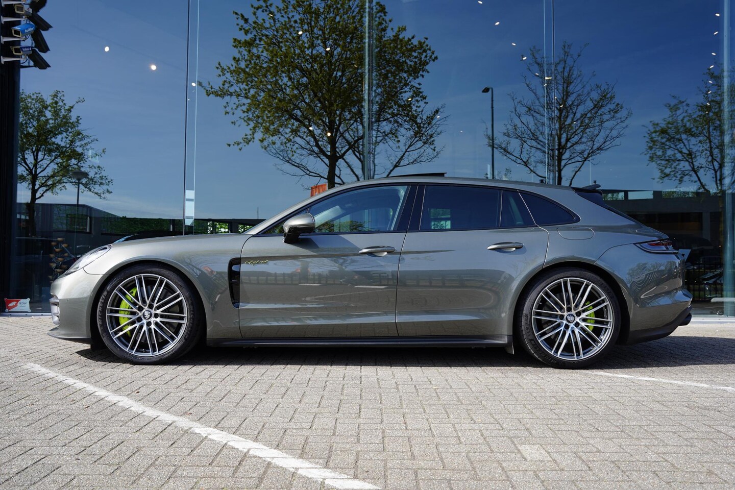 Porsche Panamera Sport Turismo - 2.9 4S E-Hybrid GERESERVEERD - AutoWereld.nl