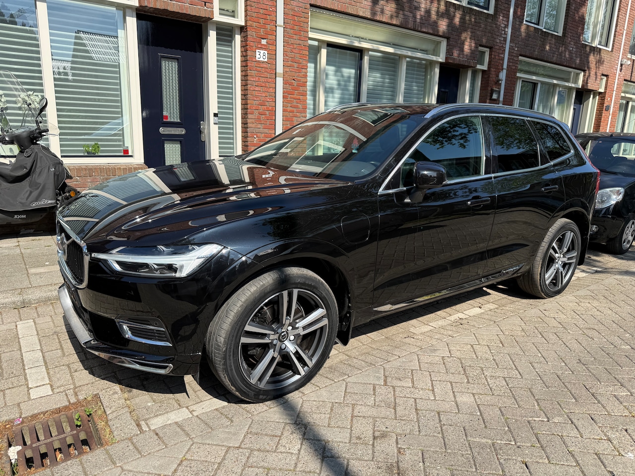 Volvo XC60 - 2.0 T8 Twin Engine AWD Momentum Pro Onderscheidende opties   • Achteruitrijcamera • Apple Carplay/Android Auto • Bluetooth • C - AutoWereld.nl