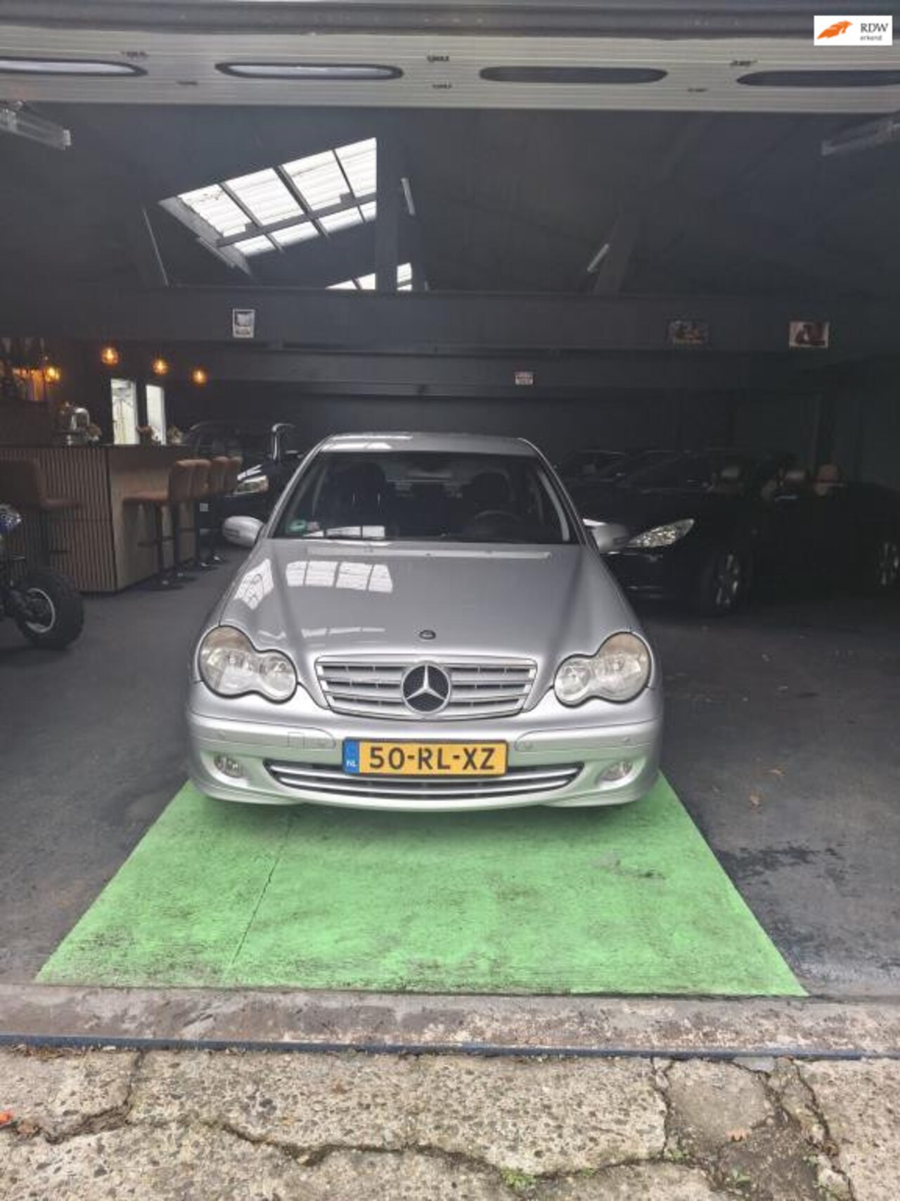 Mercedes-Benz C-klasse - 180 K. classic 6 versnelingen - AutoWereld.nl