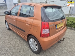 Kia Picanto - APK 4-12-26 Nieuwe accu 850,