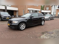 BMW 1-serie - 118i Business Line