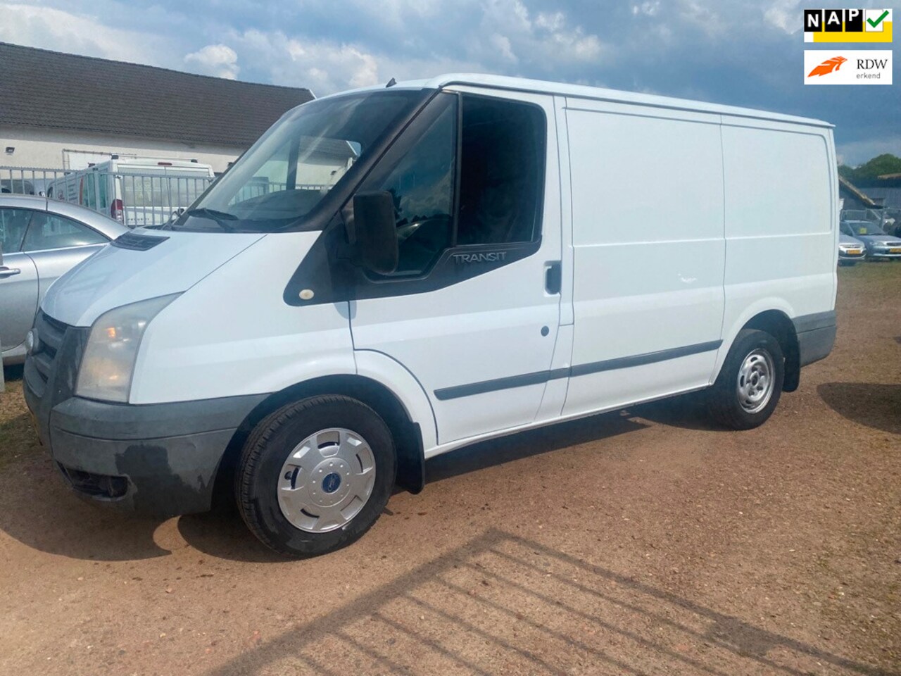 Ford Transit - 260S 2.2 TDCI origineel 208000 km super mooie en goed rijdende bus( Euro 4) 3 persoons cab - AutoWereld.nl