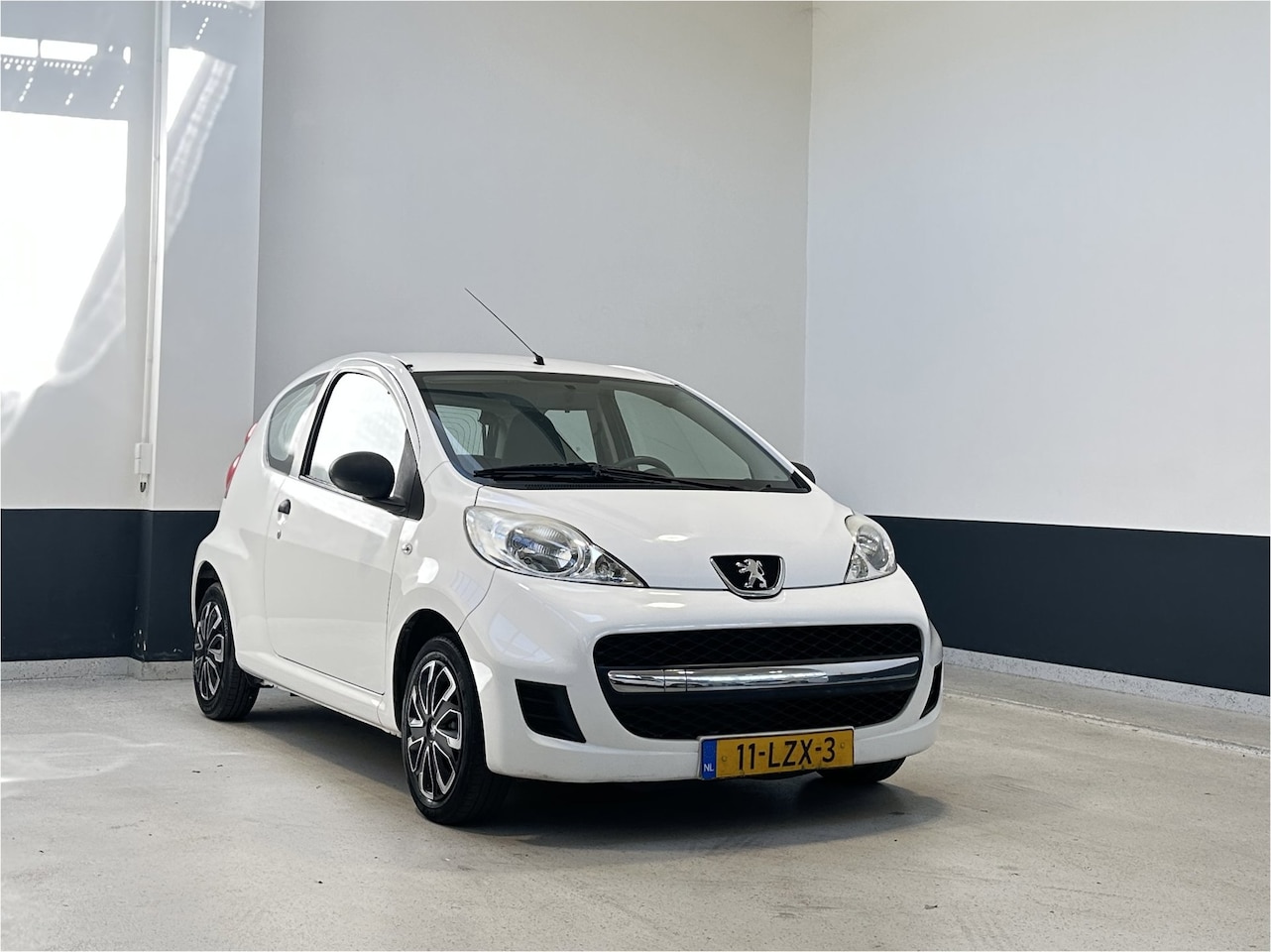 Peugeot 107 - 1.0-12V XR | NL | Radio/CD | - AutoWereld.nl