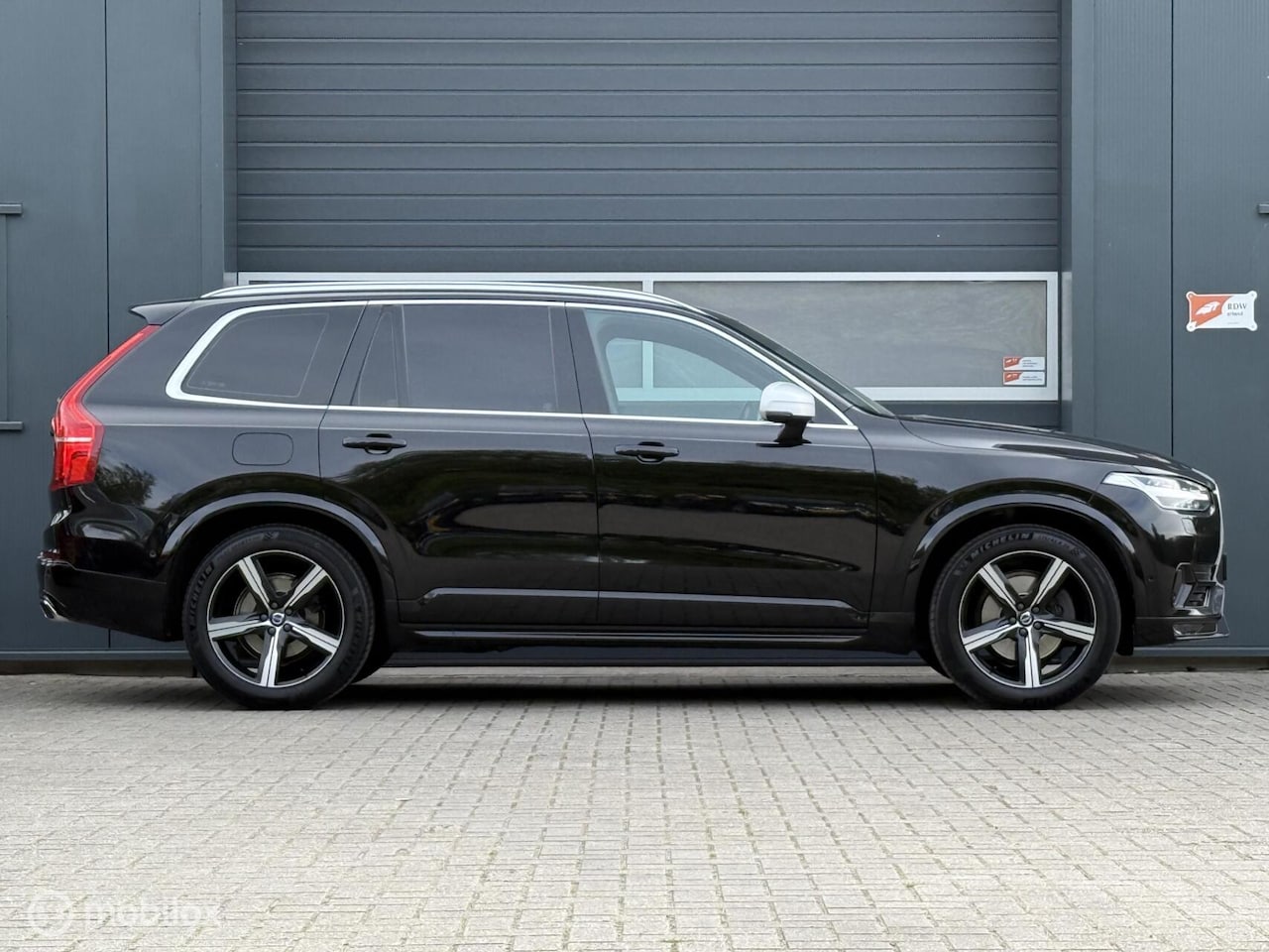 Volvo XC90 - 2.0 D5 AWD R-Design 7-Zitplaatsen DealerOH Perfecte staat - AutoWereld.nl
