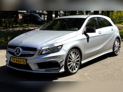 Mercedes-Benz A-klasse - 180 Ambition AMG-Line uitvoering 19 INCH Velgen.