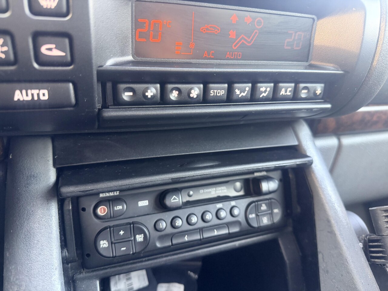 Renault Safrane - 2.0 RXE Leder / Clima / Trekhaak / Audio