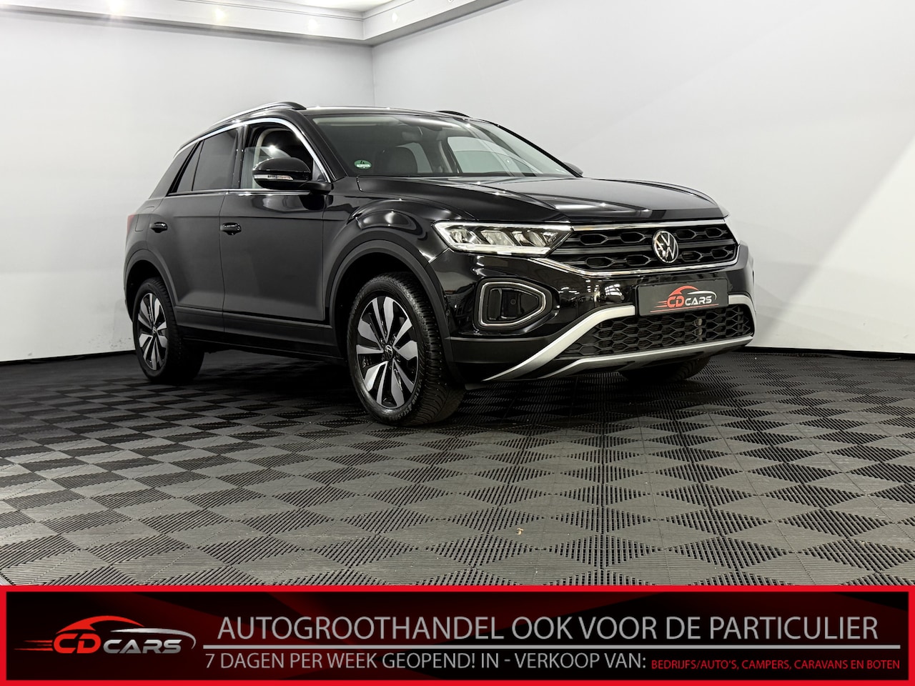 Volkswagen T-Roc - 1.5 TSI Life Business Apple carplay, Parkeersensoren, Stoelverwarming,  Virtual desk, Clim - AutoWereld.nl