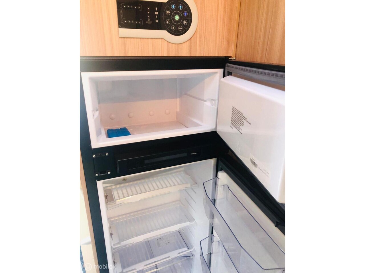 Renault Master - Ahorn Canada 95 Plus / Lengte bedden / Hefbed / XXL koelkast