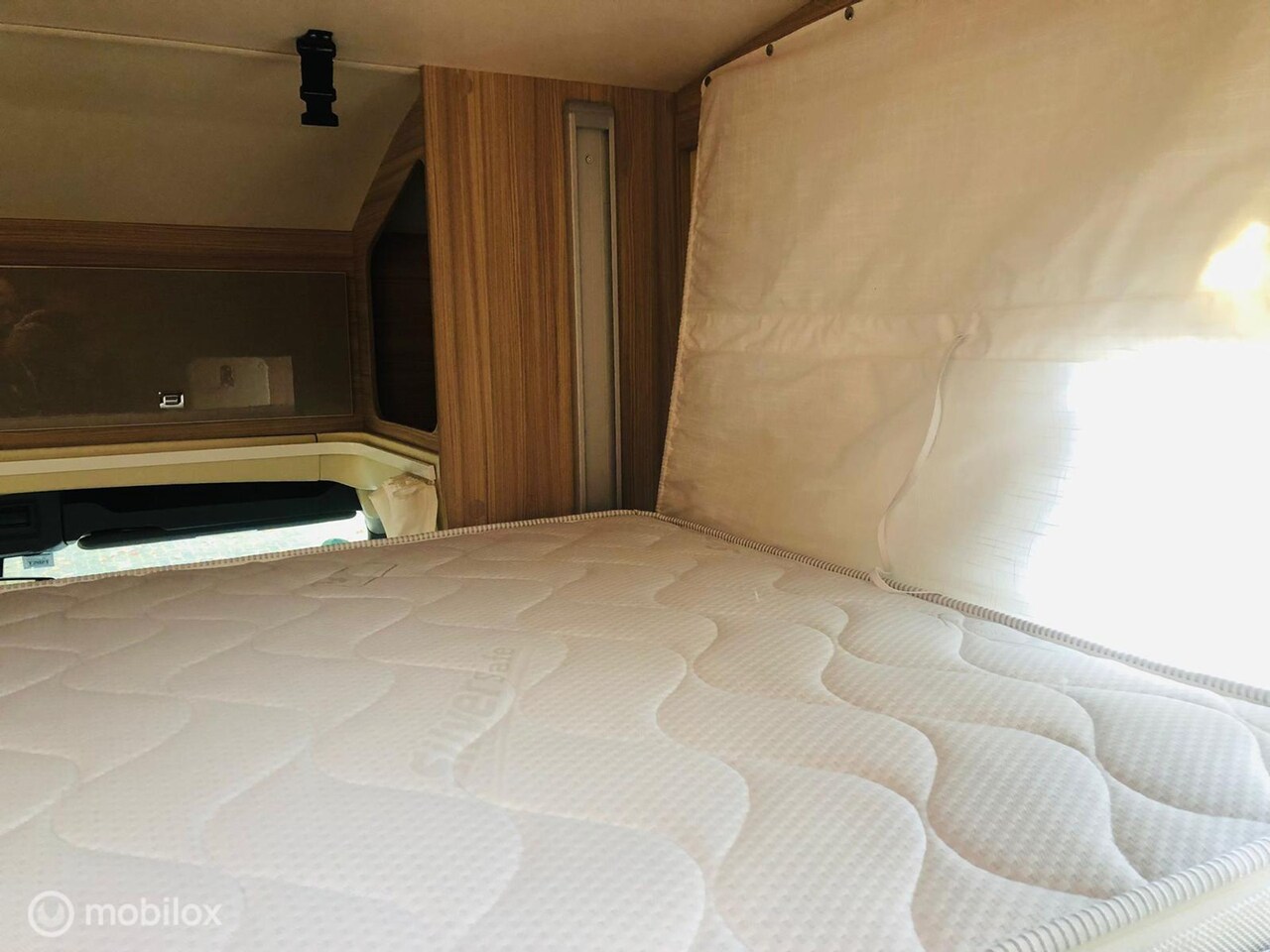 Renault Master - Ahorn Canada 95 Plus / Lengte bedden / Hefbed / XXL koelkast