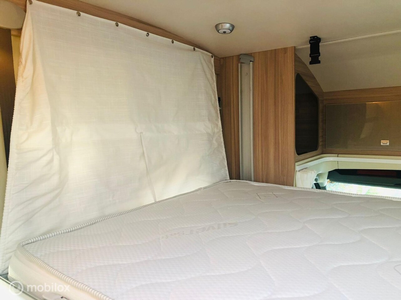 Renault Master - Ahorn Canada 95 Plus / Lengte bedden / Hefbed / XXL koelkast