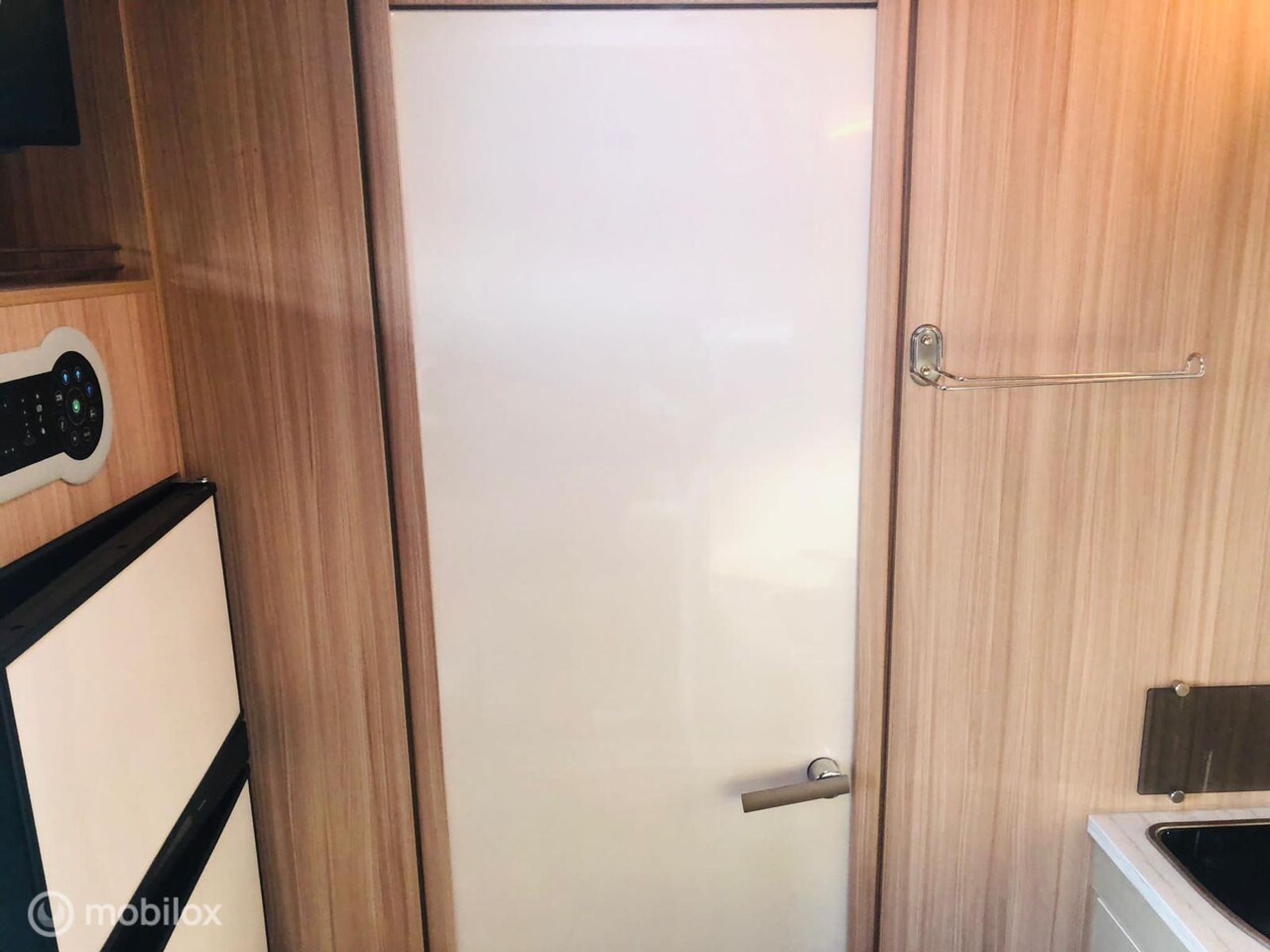 Renault Master - Ahorn Canada 95 Plus / Lengte bedden / Hefbed / XXL koelkast