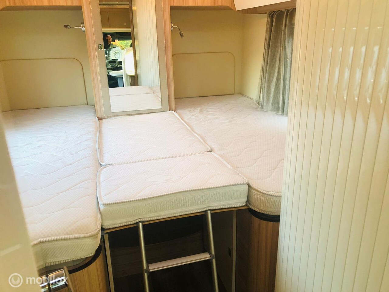 Renault Master - Ahorn Canada 95 Plus / Lengte bedden / Hefbed / XXL koelkast