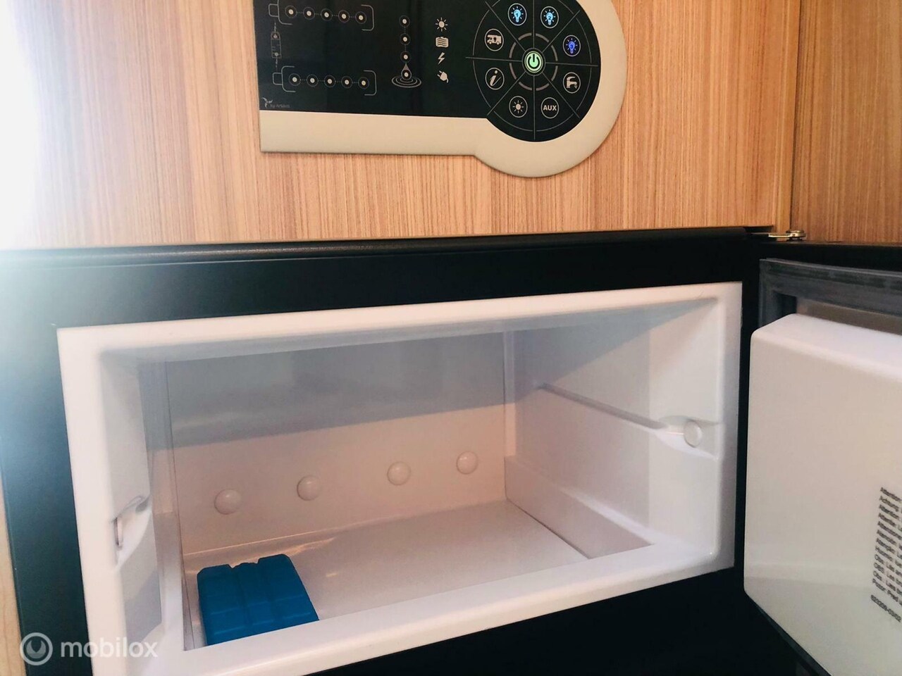 Renault Master - Ahorn Canada 95 Plus / Lengte bedden / Hefbed / XXL koelkast