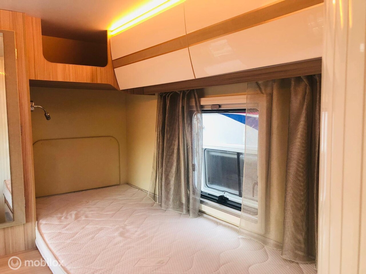 Renault Master - Ahorn Canada 95 Plus / Lengte bedden / Hefbed / XXL koelkast