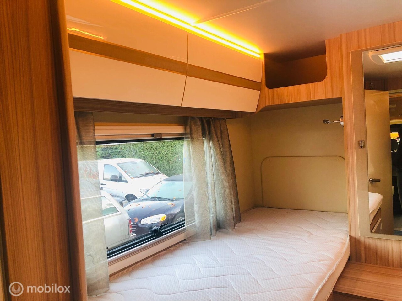 Renault Master - Ahorn Canada 95 Plus / Lengte bedden / Hefbed / XXL koelkast