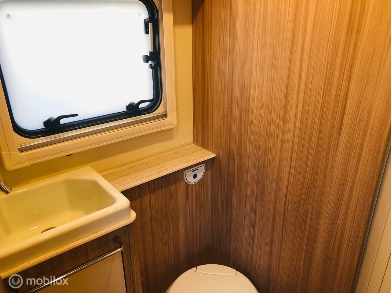 Renault Master - Ahorn Canada 95 Plus / Lengte bedden / Hefbed / XXL koelkast