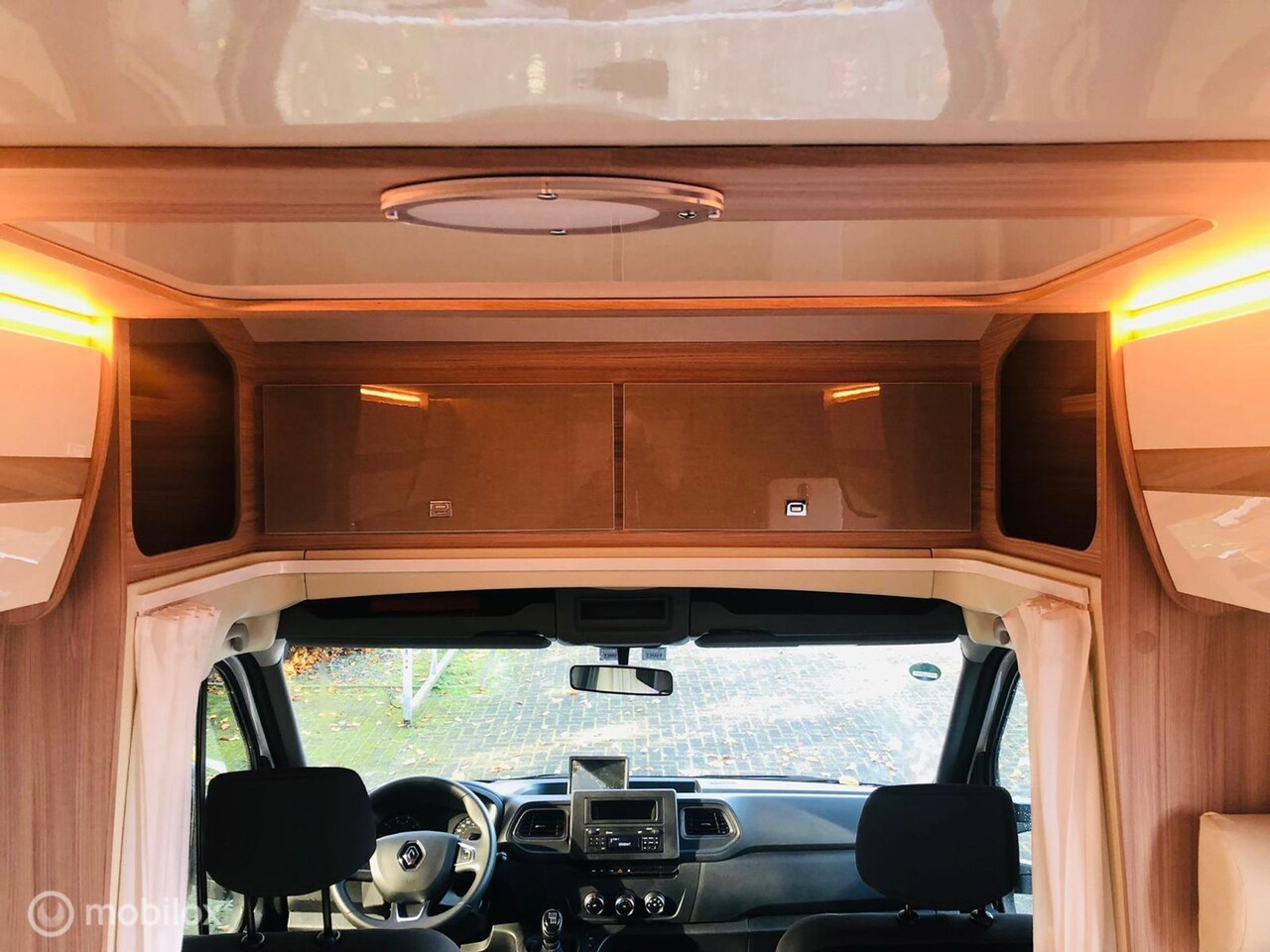 Renault Master - Ahorn Canada 95 Plus / Lengte bedden / Hefbed / XXL koelkast