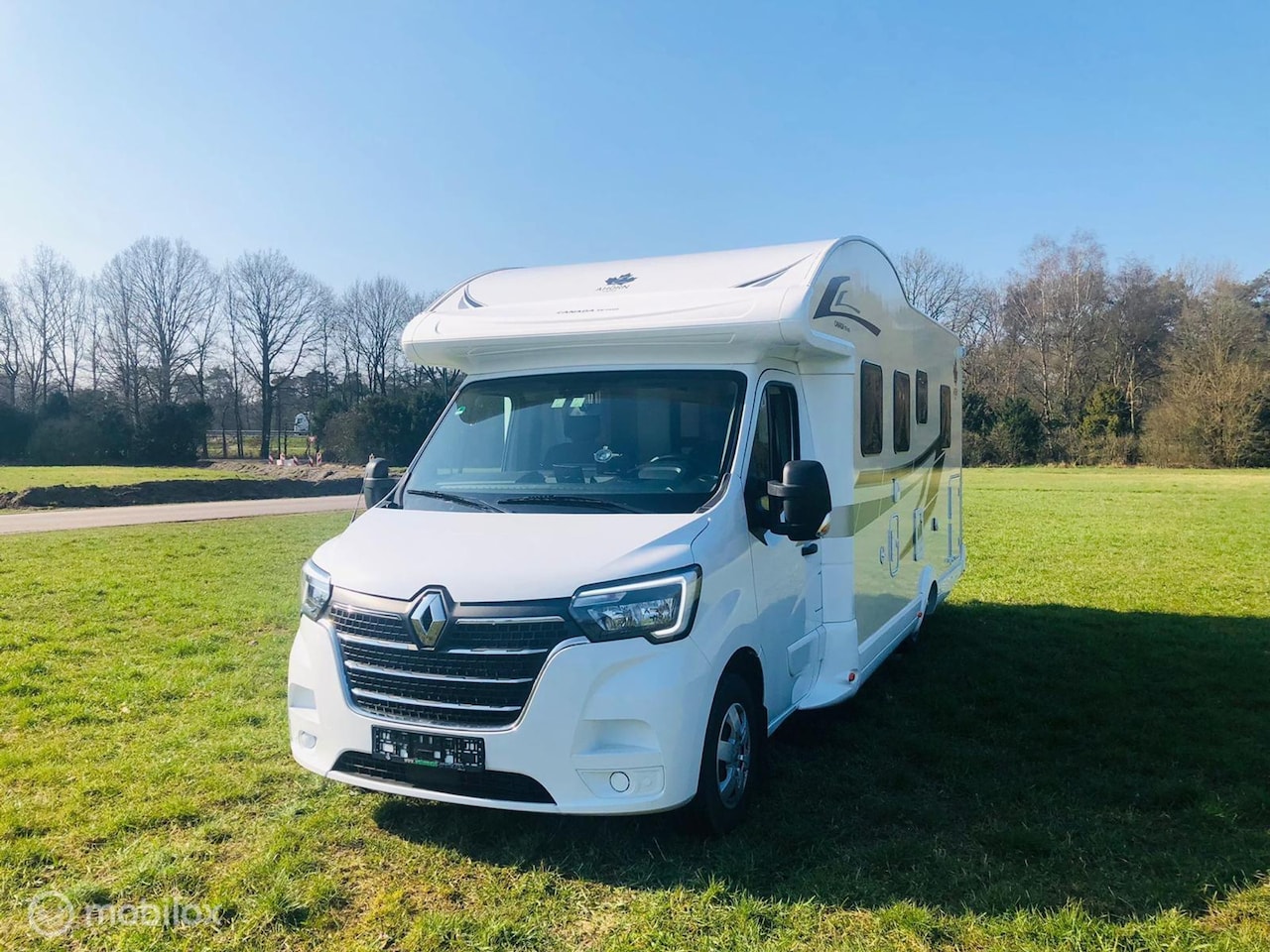 Renault Master - Ahorn Canada 95 Plus / Lengte bedden / Hefbed / XXL koelkast - AutoWereld.nl