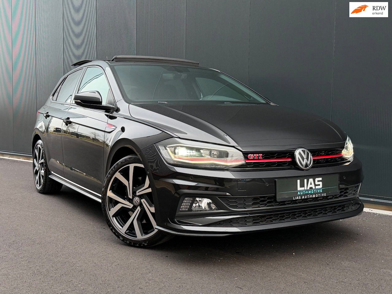 Volkswagen Polo - 2.0 GTI Full options | PANO | Beats | Keyless | Blindspot | Automatisch inparkeren | 18" B - AutoWereld.nl