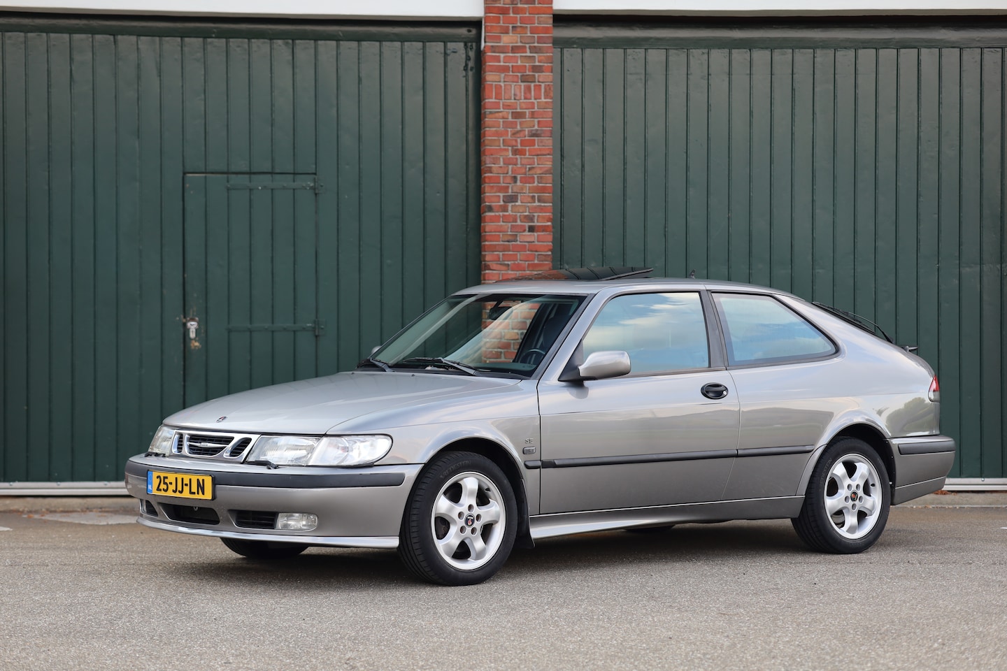 Saab 9-3 Coupé - 2.0t SE Anniversary Ori NL | NAP | Unieke Kans | Youngtimer | Steel Grey Metallic - AutoWereld.nl