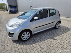 Peugeot 107 - 1.0-12V