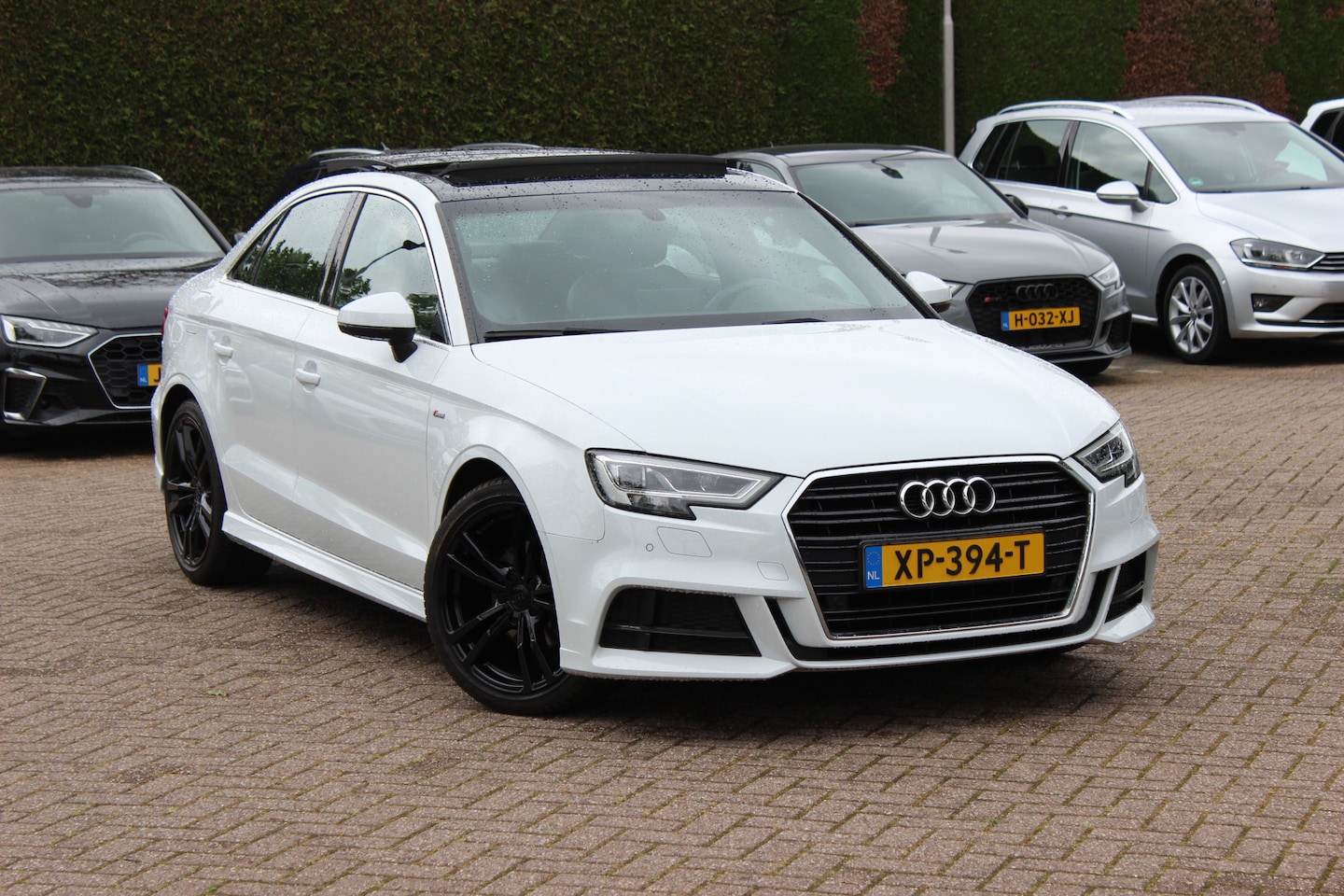 Audi A3 Limousine - 35 TFSI CoD Sport S Line Edition / Panoramadak / Virtual Cockpit / Half leder / Navigatie - AutoWereld.nl