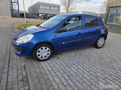 Renault Clio - 1.4-16V