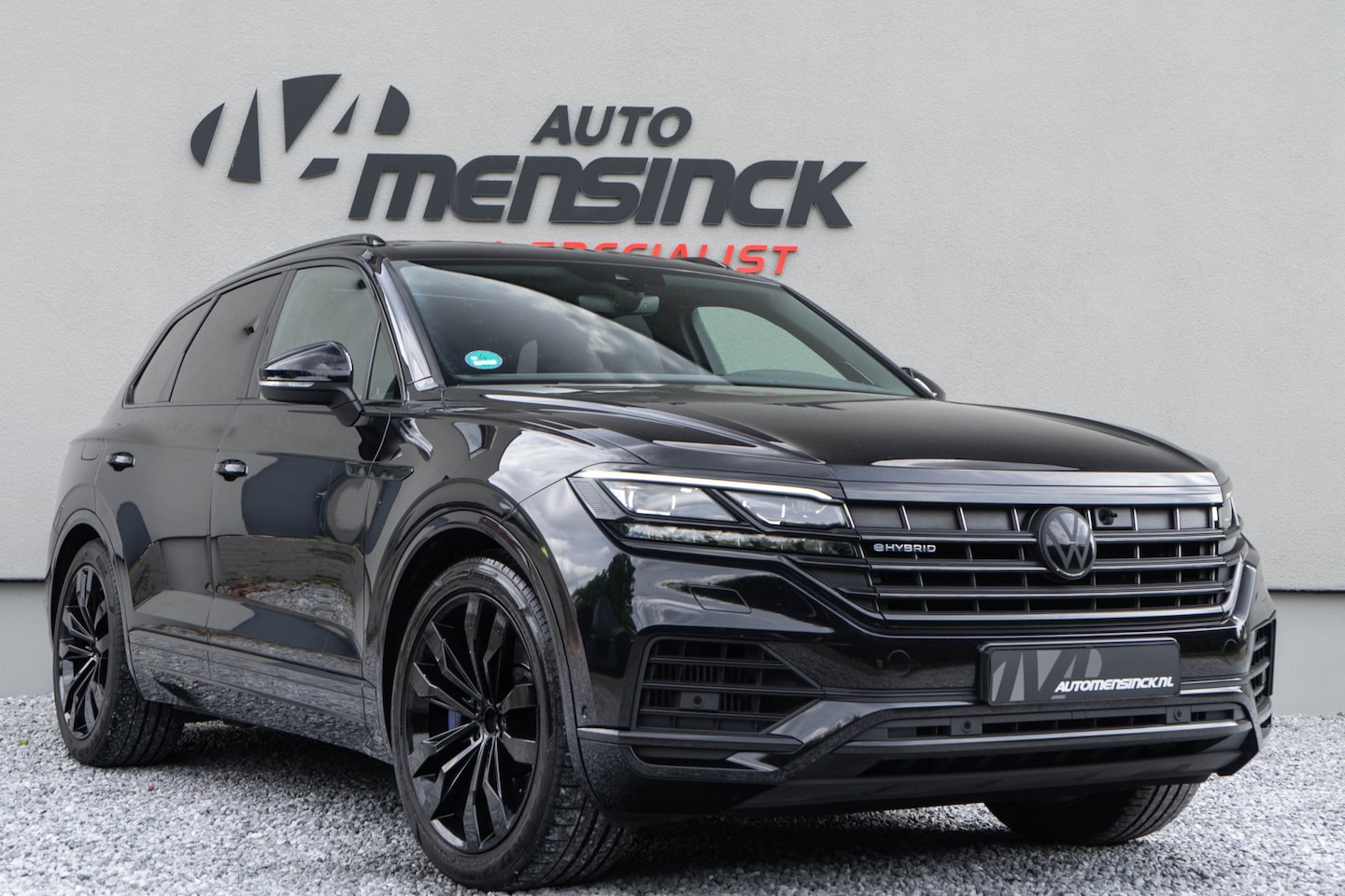 Volkswagen Touareg - 3.0 TSi eHybrid 4MOTION / Puglia / Standkachel/ Luchtvering/ Cruise Control/ Panoramadak/ - AutoWereld.nl