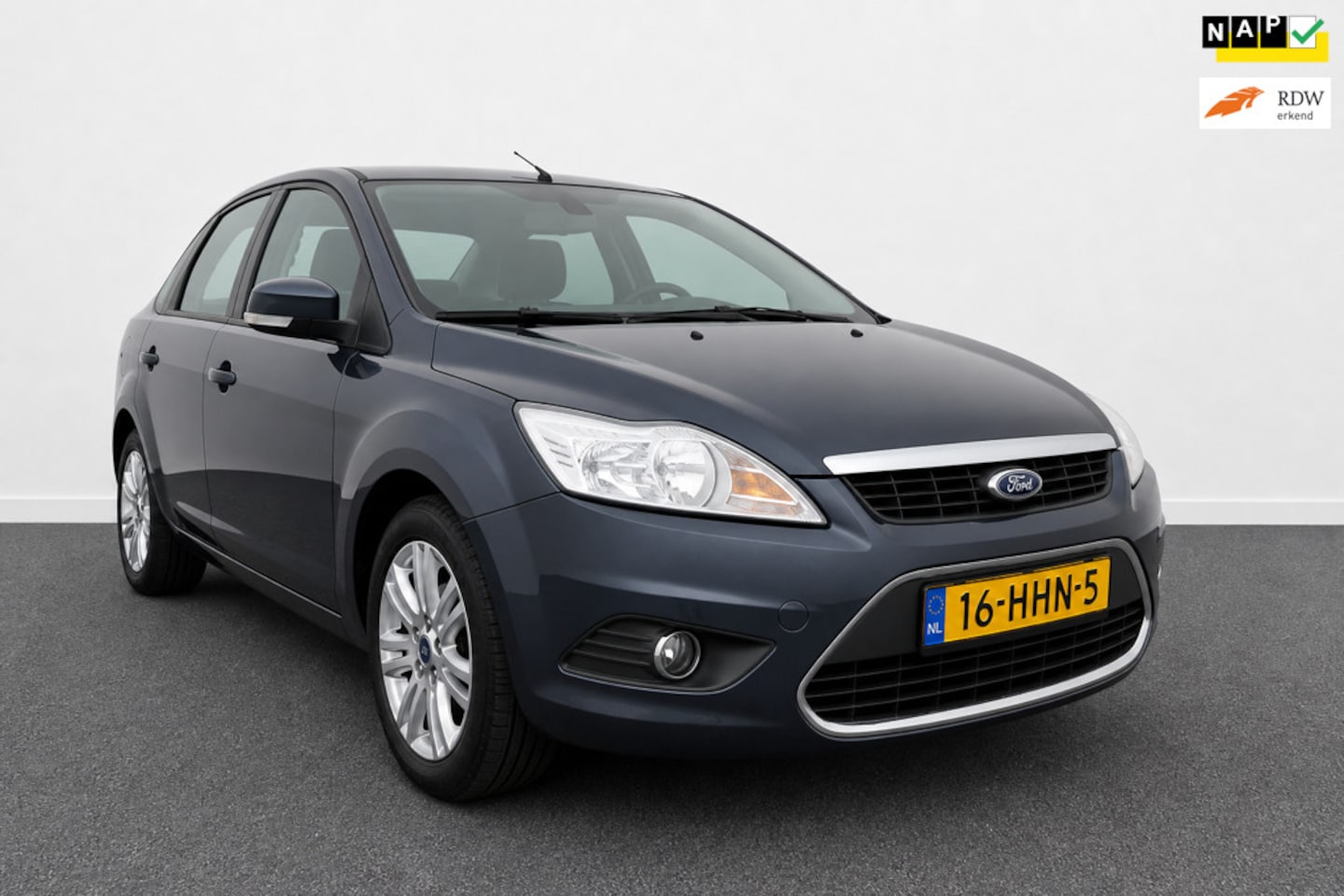 Ford Focus - 1.6 Ghia / Automaat / Sedan / Dealer onderhouden / 2Eigenaar - AutoWereld.nl