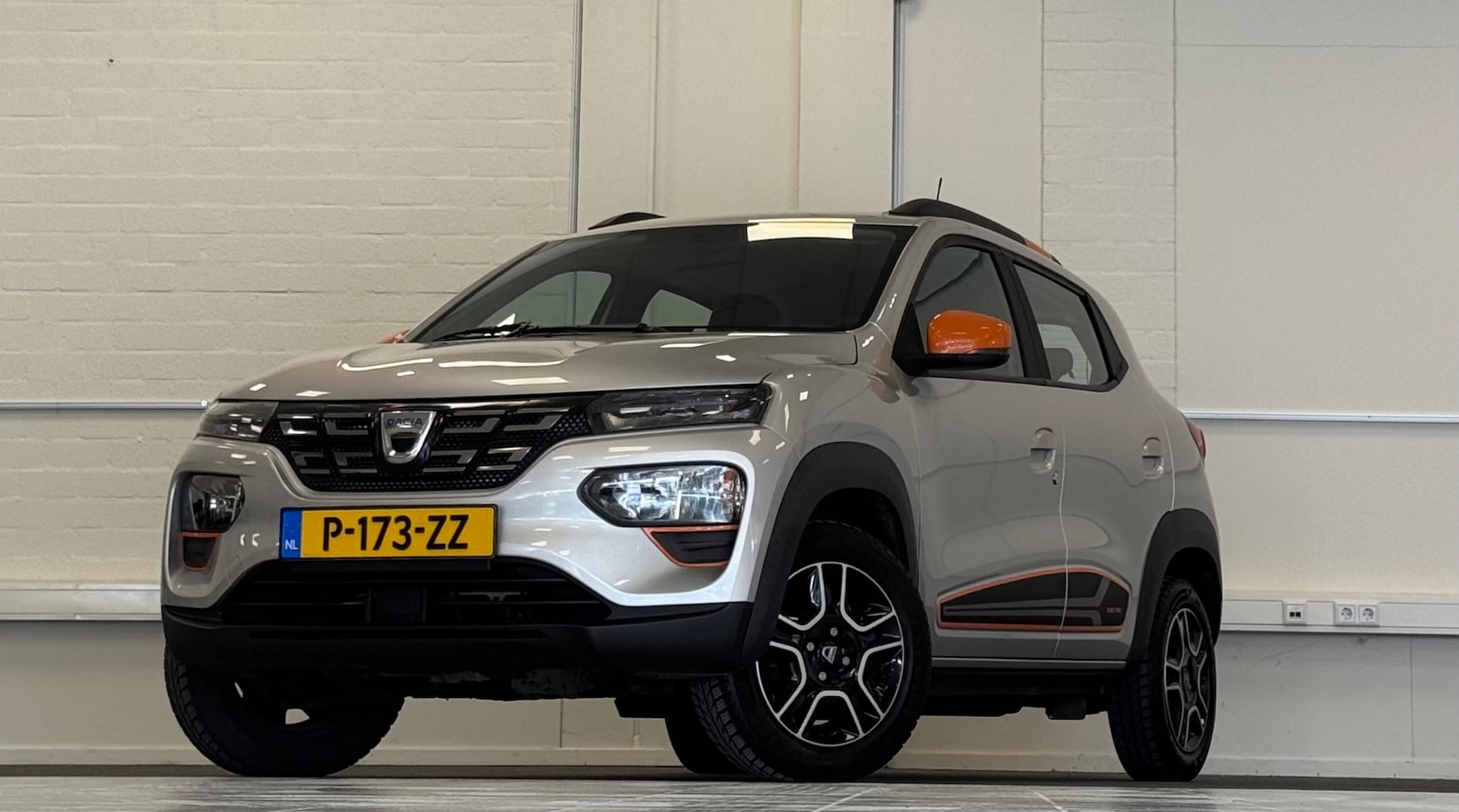 Dacia Spring - Business 27 kWh Navi Camera Apple/Android/Leer - AutoWereld.nl