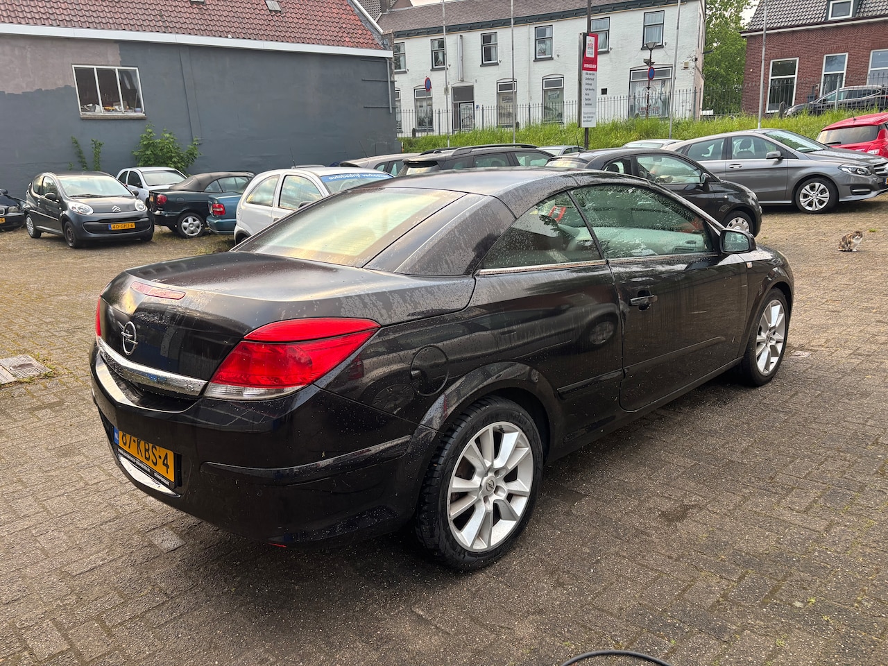 Opel Astra TwinTop - 1.8 Cosmo 140.839 km nap / ledere bekledinG  / AIRCO /KEYLES / PARK SENS ACHTER