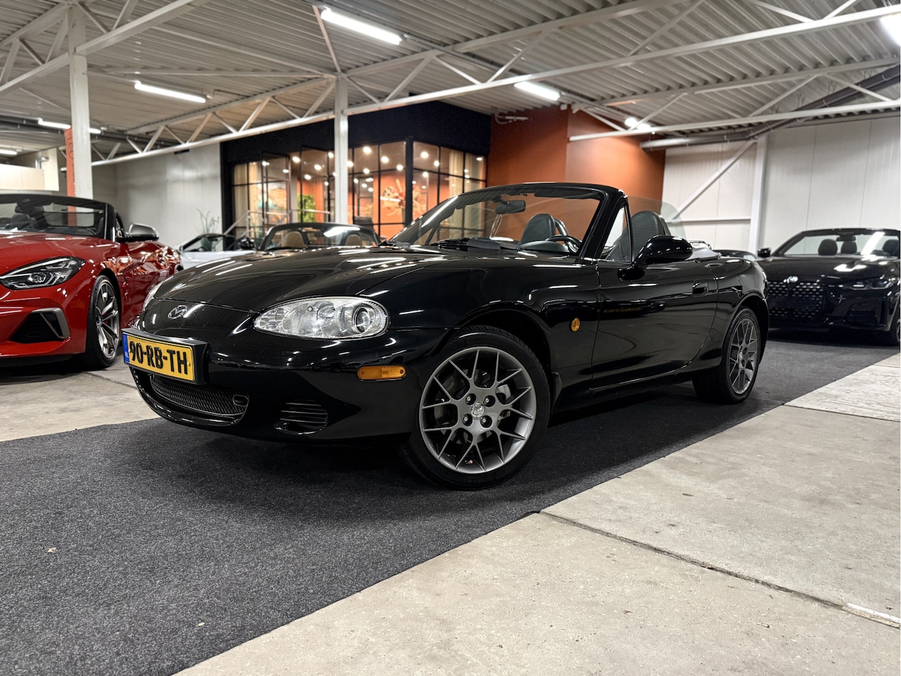 Mazda MX-5 - 1.6i NB-FL Dynamic l Leder l NL-geleverd l Stoelverwarming - AutoWereld.nl