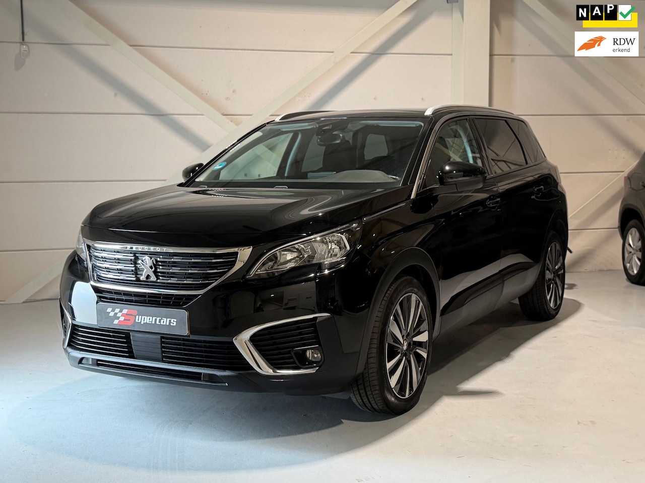 Peugeot 5008 - 1.2 PureTech Active 7 PERSOONS - APK 2028 - Carplay - Garanatie 12mnd! - AutoWereld.nl