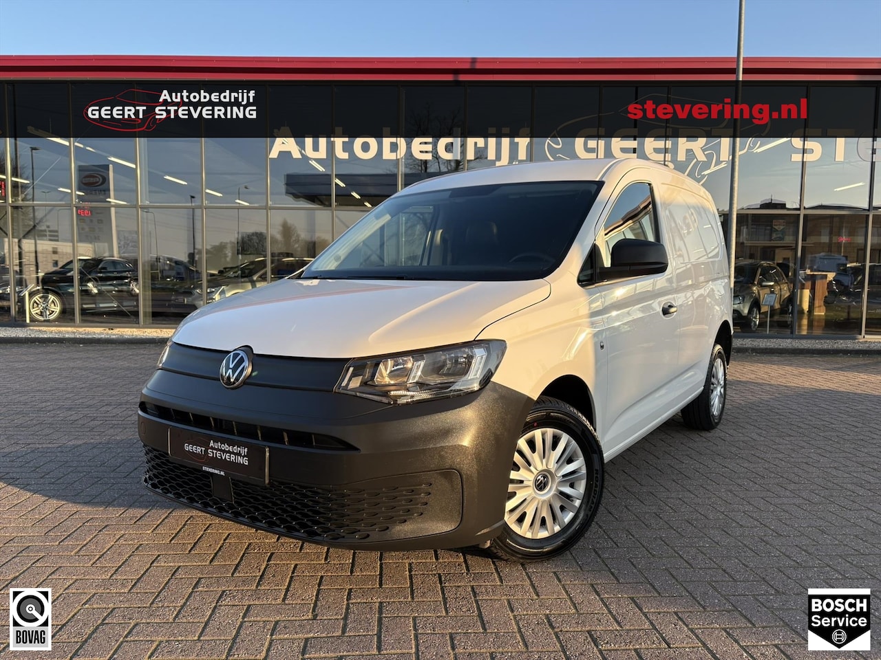 Volkswagen Caddy Cargo - 2.0 TDI 75pk L1H1 / Airco / Leder / Trekhaak - AutoWereld.nl