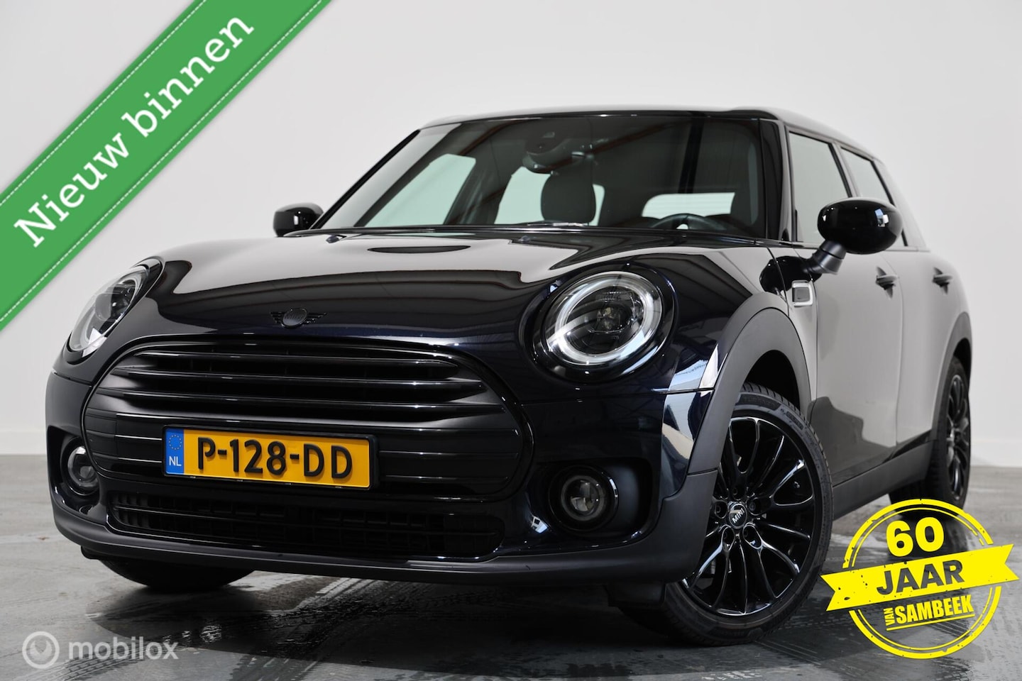 MINI Clubman - 1.5 Cooper -STOEL/STUURVERWARMING - NAVI- AIRCO - AutoWereld.nl