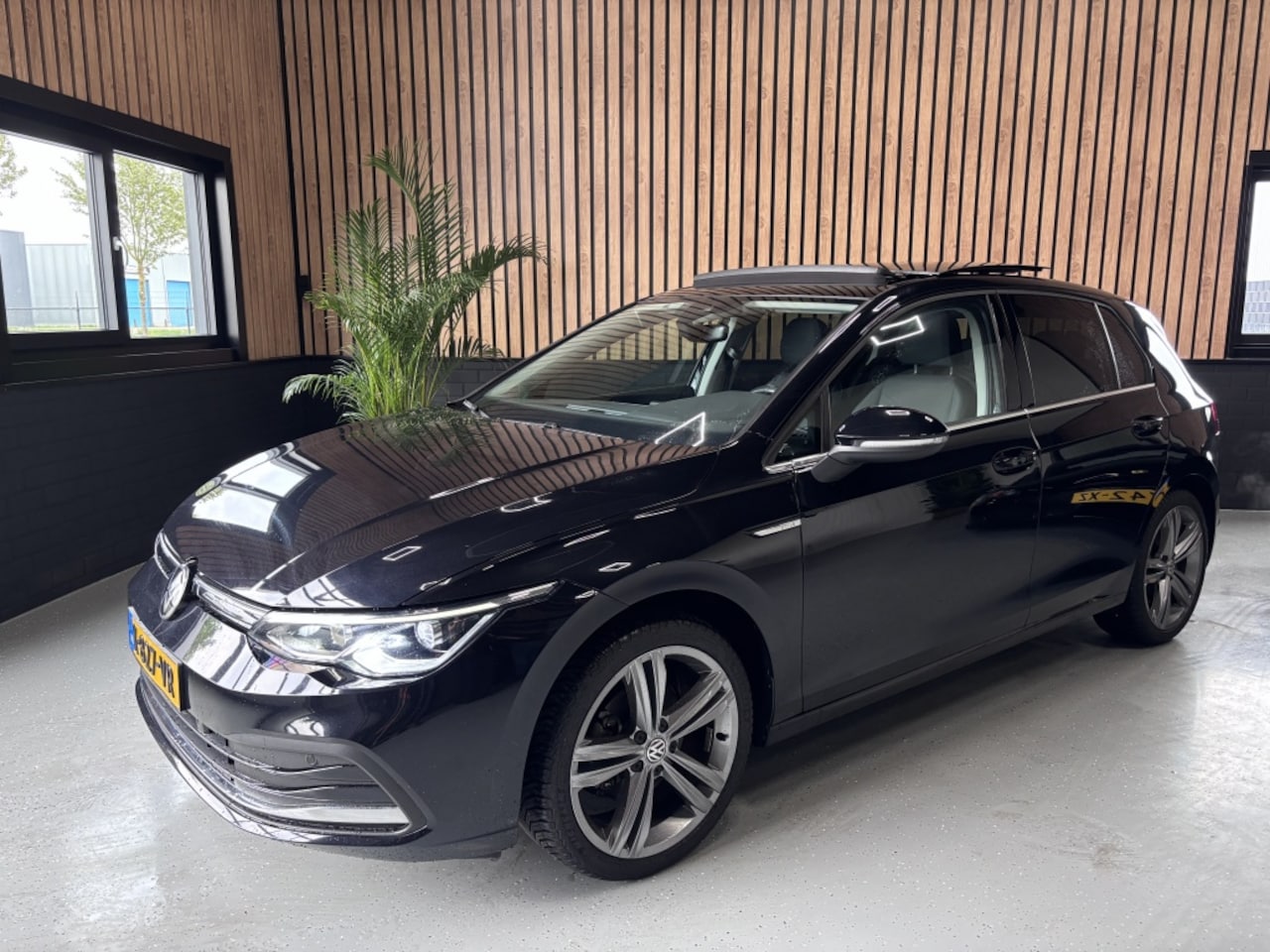 Volkswagen Golf - 1.5 eTSI Style PANO! LED! STOELMASSAGE! - AutoWereld.nl
