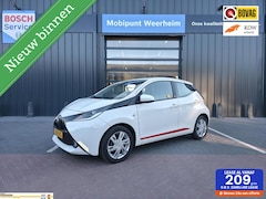 Toyota Aygo - 1.0 VVT-i x-play Automaat / Camera / Carplay / Android etc
