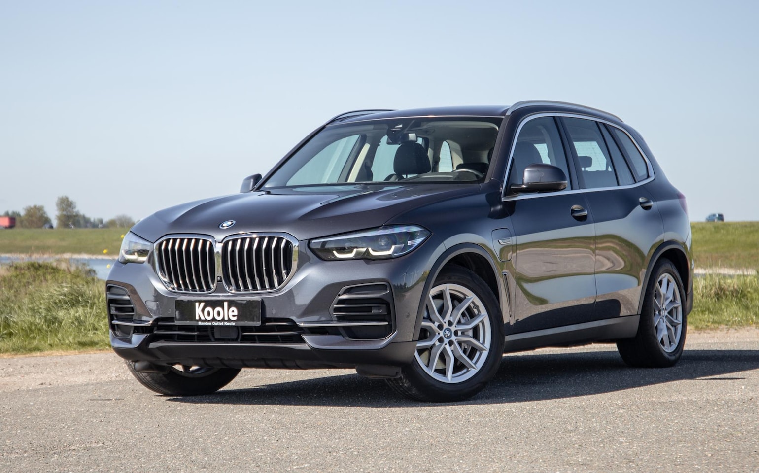 BMW X5 - xDrive45e Executive CARPLAY / CAMERA / DEALER ONDERHOUDEN / ZWART LEER / STOELVERWARMING - AutoWereld.nl